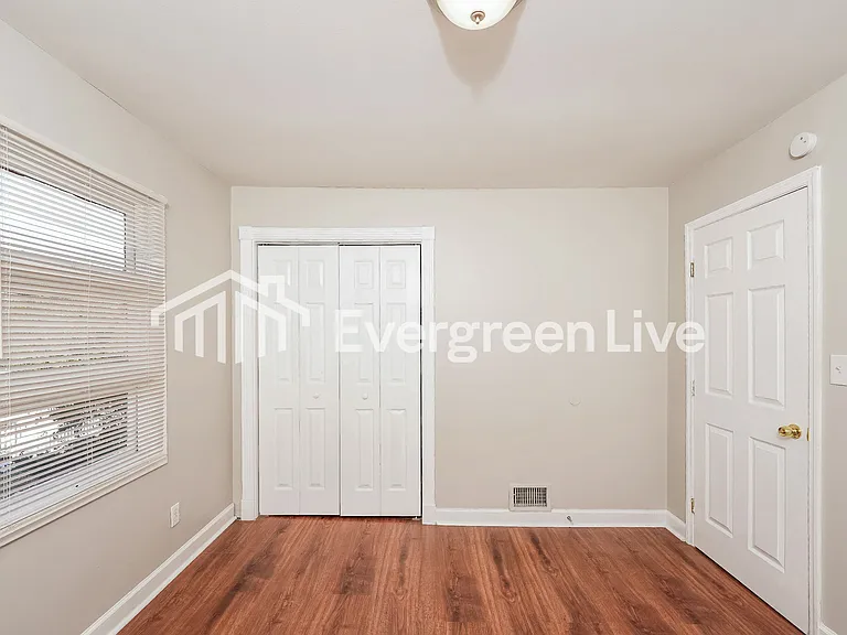 2708 7th St NE — Photo 13