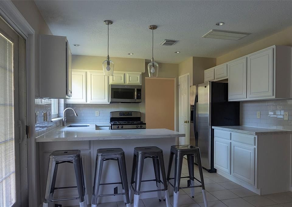 1st image of 8522 Hot Springs Dr