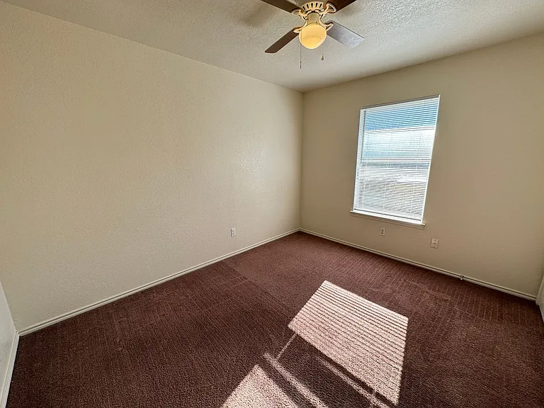 1603 Cedarhill Dr — Photo 8