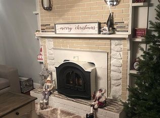 221 Papineau Ave, Woonsocket, RI 02895