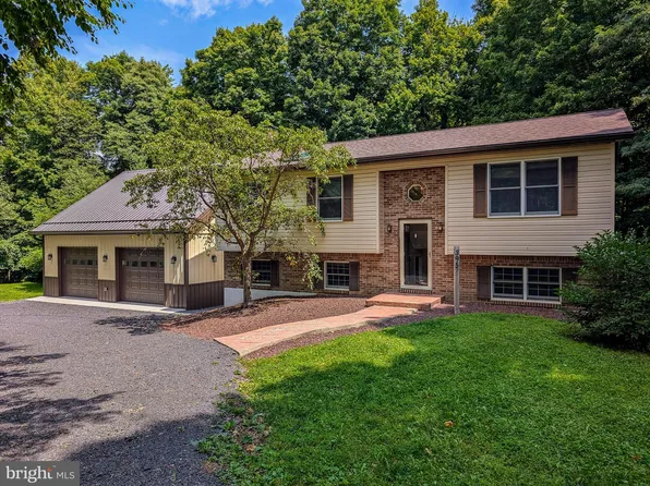 395 Fernwood Rd, New Paris, PA 15554