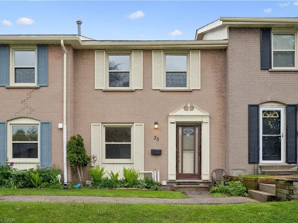 25 Queenston Dr #34, Kitchener, ON N2B 2T8