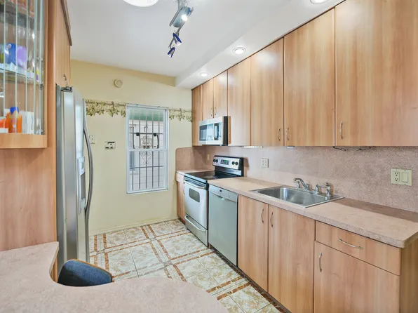 1632 West 3rd Street image 3 of 16