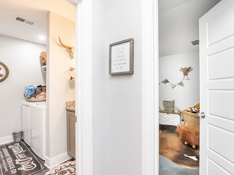 1422 E Elm St #2 — Photo 15