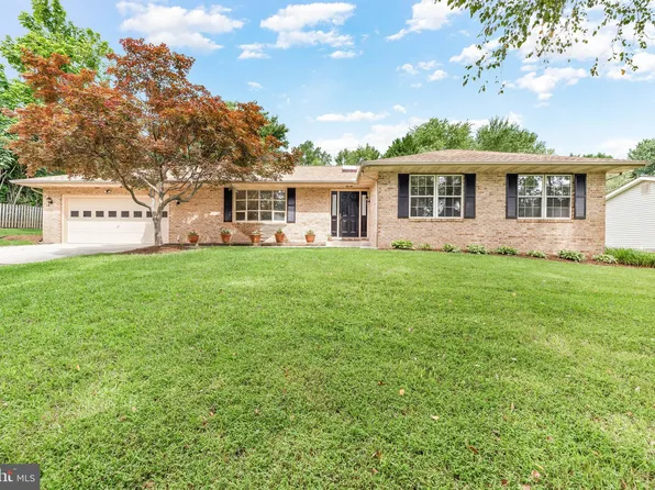 2100 Clearview Dr, Owings, MD 20736