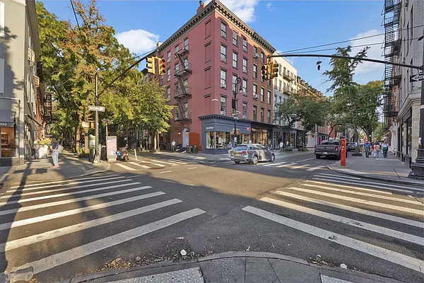 Rented by Douglas Elliman | media 11