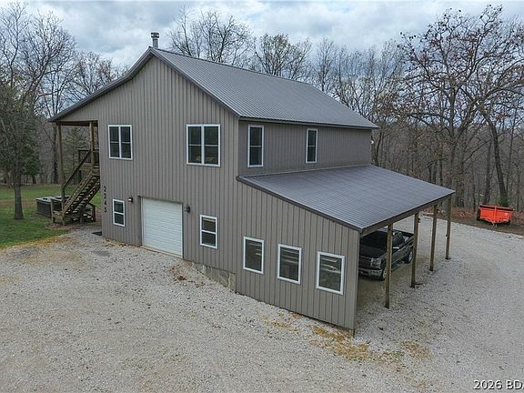 3rd image of 2245 Pier Thirty One Rd