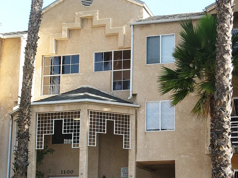 Elm Terrace Apartments — Photo 40