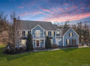 220 Saddle Ridge Ln, Southbury, CT 06488