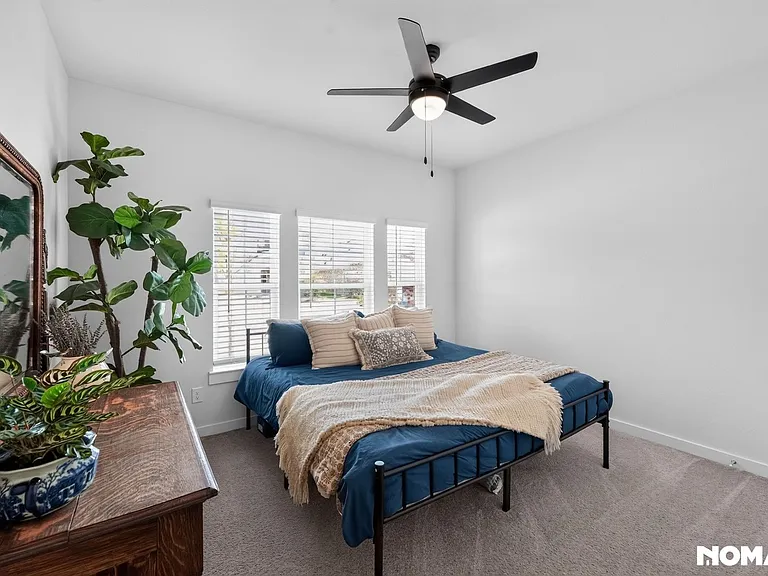626 Cari Ln — Photo 4