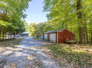6438 N Lake Rd, Six Lakes, MI 48886