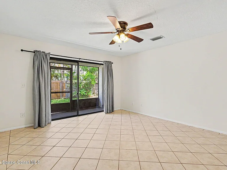 1032 Mary Joye Ave — Photo 6