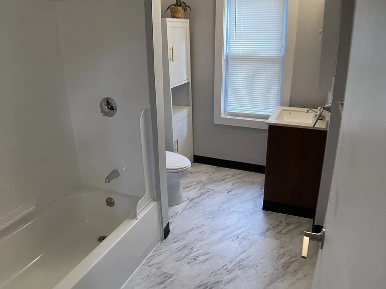 20 G St — Photo 11