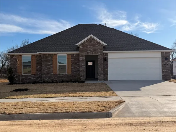 499 W Canada Dr, Farmington, AR 72730
