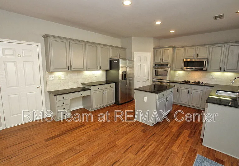 5057 Bethpage Dr — Photo 19