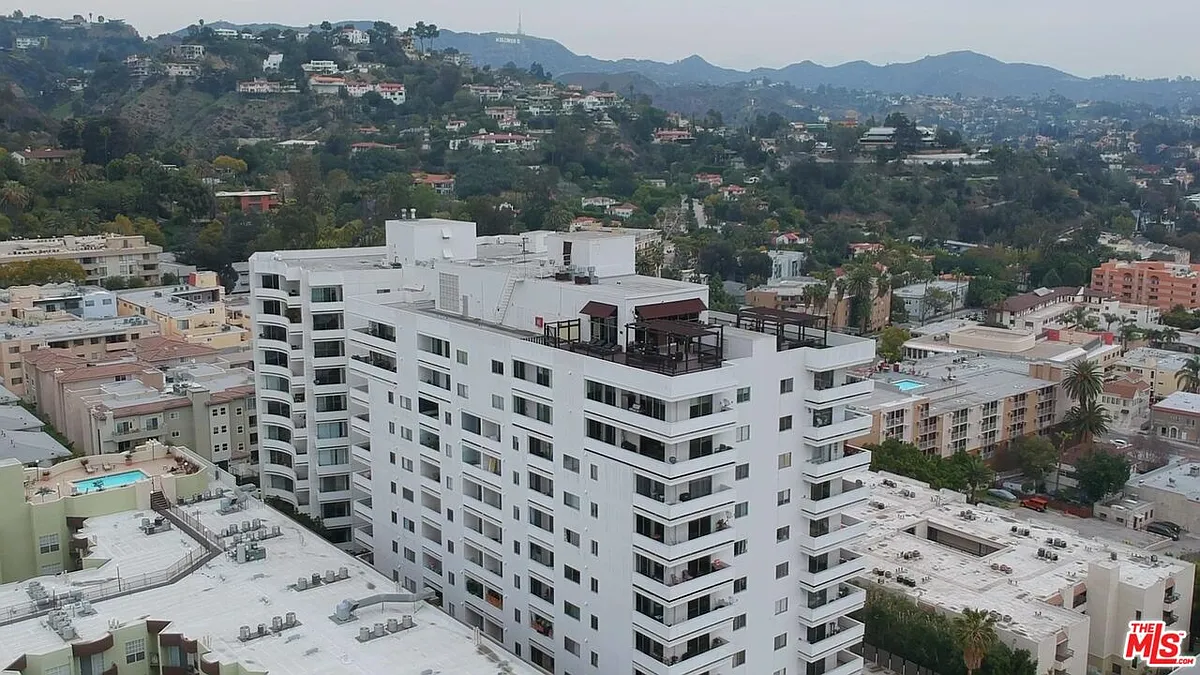 Building Photo - 7250 Franklin Ave #1112