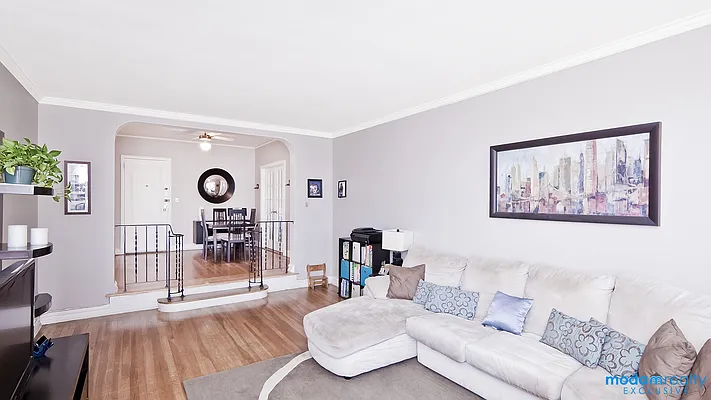 Sold by Moda Realty | media 13