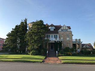 16 Sussex Ave, Spring Lake, NJ 07762