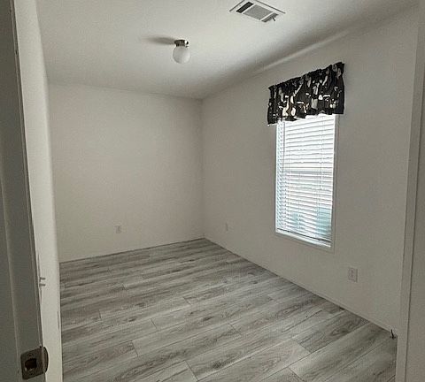 3rd image of 900 Aqua Isle Blvd #B28