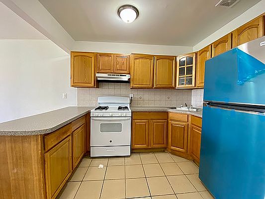 5th image of 215 Beach 28 St #2