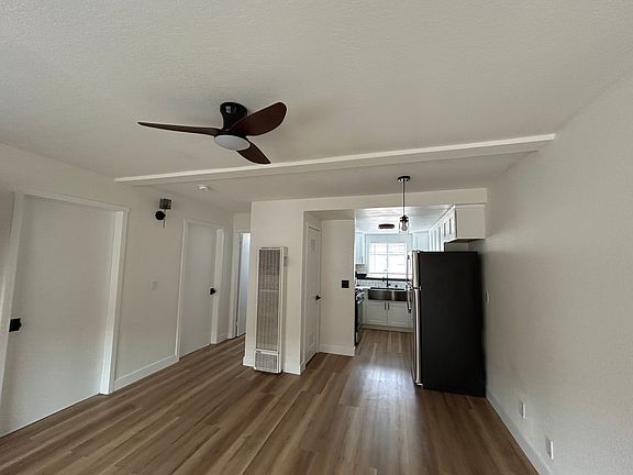 2nd image of 604 Venice Way APT 3