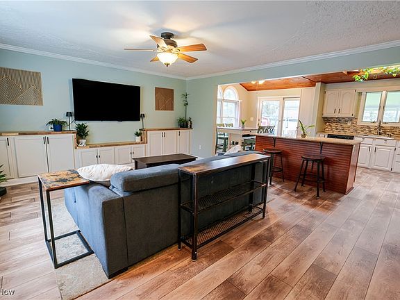 3rd image of 33818 Gail Dr