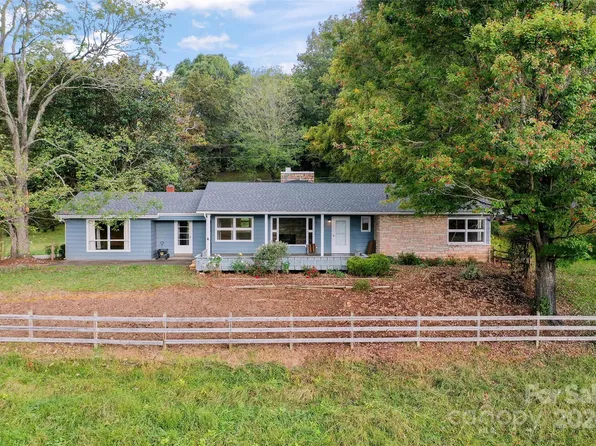 346 Calhoun Rd, Waynesville, NC 28786