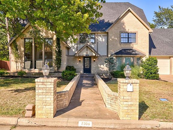 3rd image of 2306 Robinwood Pl