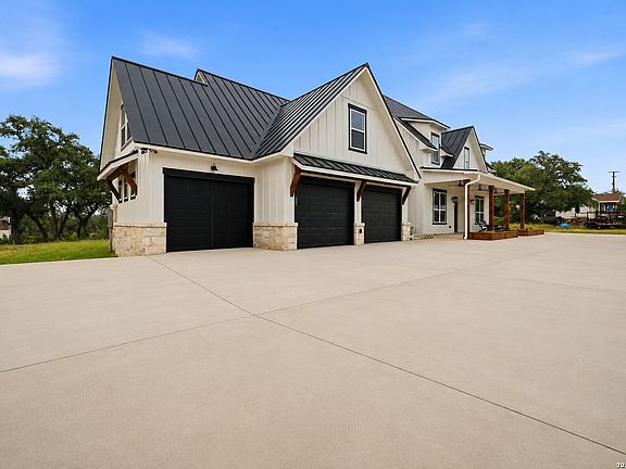 3rd image of 120 County Road 3828