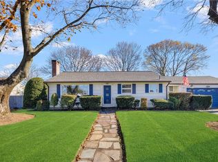 54 Ferncrest Dr, Pawtucket, RI 02861