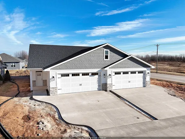 1901 Hidden Hollow Ln, Manitowoc, WI 54220