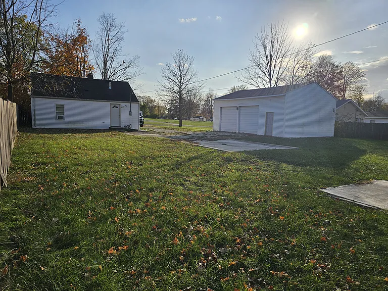 2316 E Cornell Ave — Photo 3