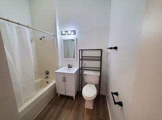 1337 Main St #3, Dubuque, IA 52001