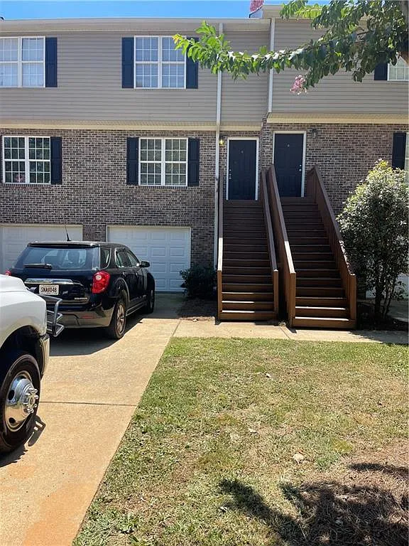2 bed, 2.5 bath, 5040 sqft, $1,500 — Photo 1