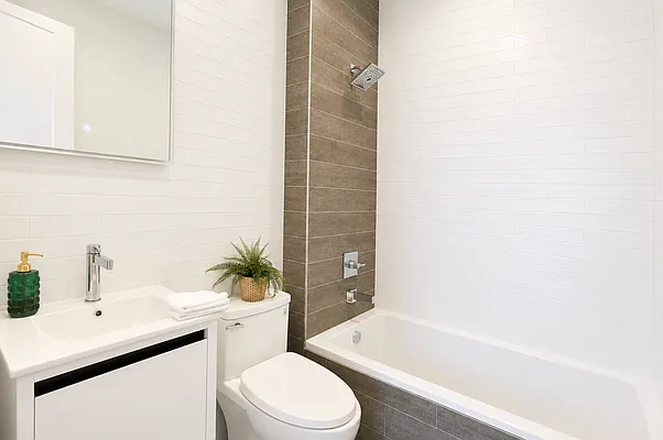 Bathroom, photo 1