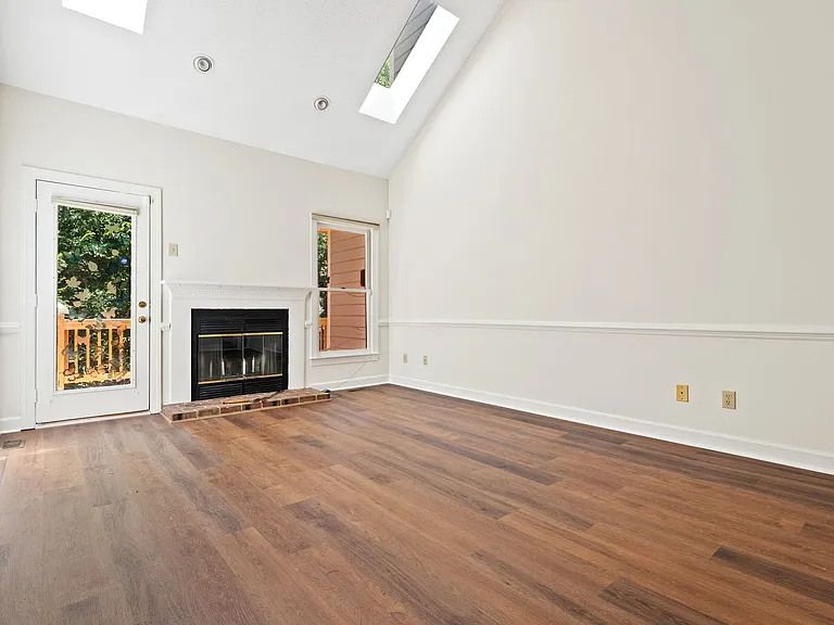 4125 Settlement Dr — Photo 2