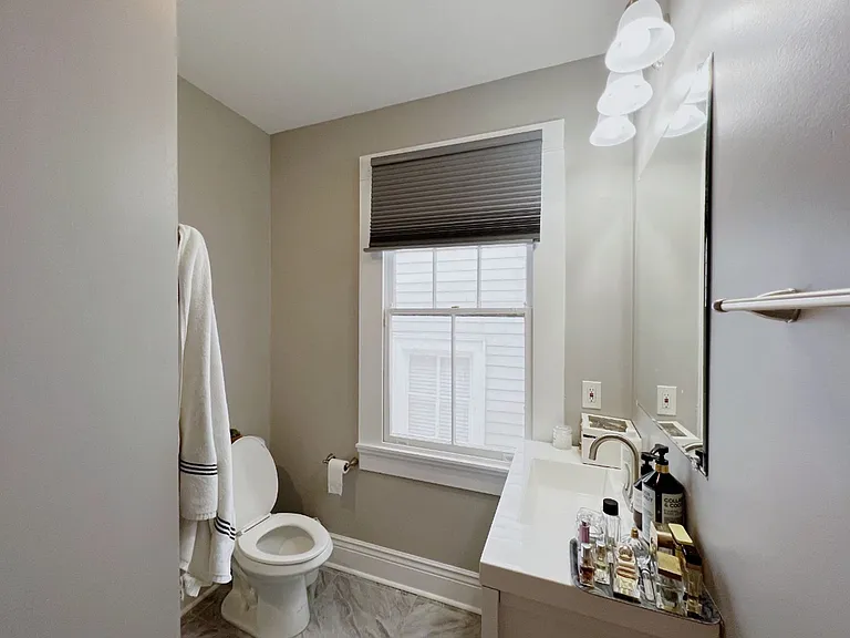 7713 Hampson St — Photo 11