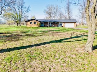 13975 Leisure Ln, Benton, IL 62812
