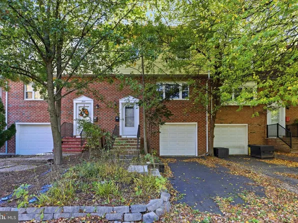 6 Trafalgar Ct, Lawrence Township, NJ 08648