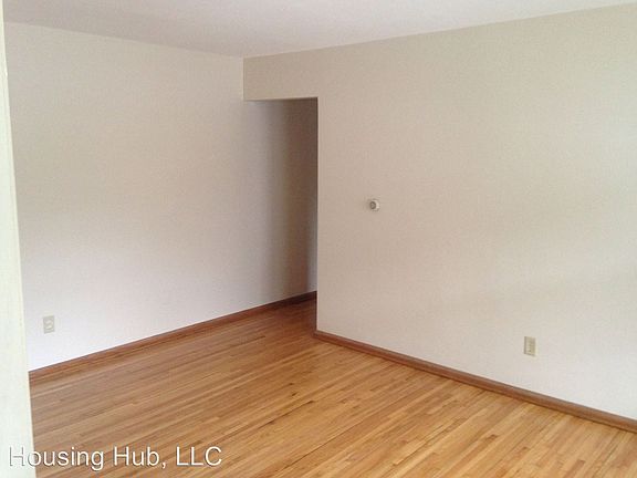 2nd image of 475 Saint Clair Ave APT 2