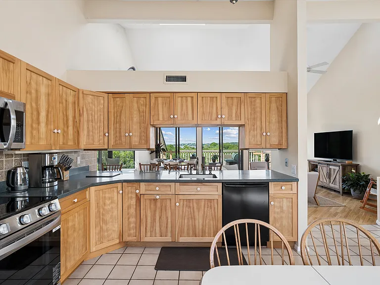 21 S Fulton Dr #3 — Photo 12