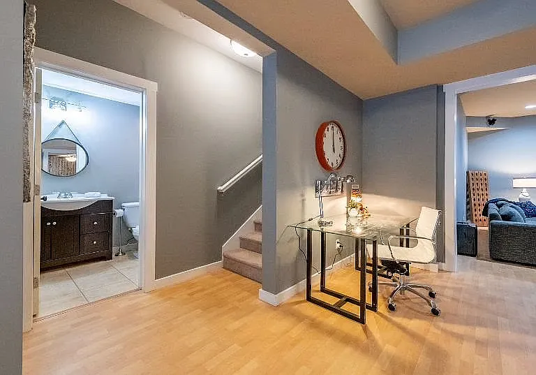 4580 Carriage Walk Ln — Photo 25