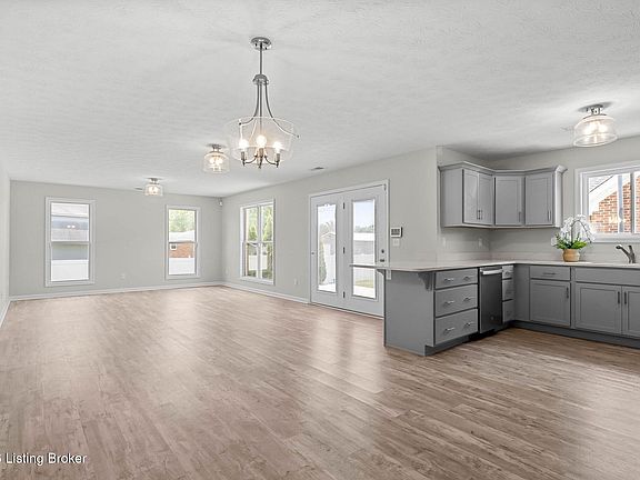 3rd image of 510 Eagle Pointe Dr