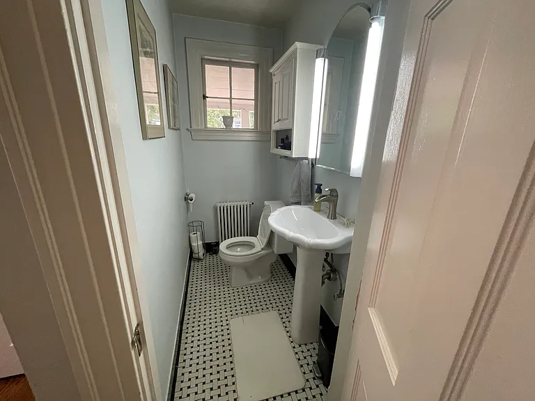 900 Brompton St — Photo 6