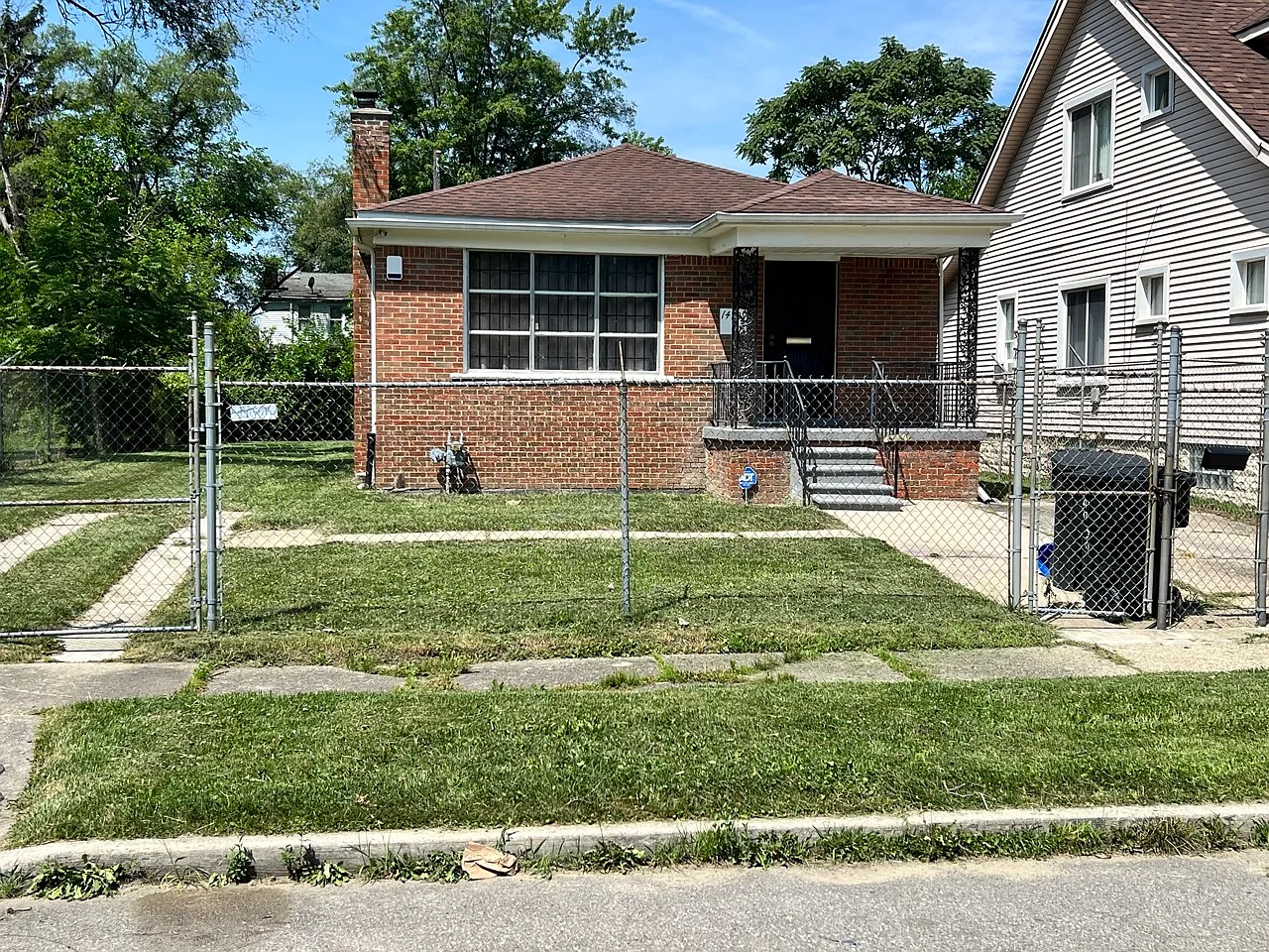 3 bed, 986 sqft, $1,650 — Photo 1