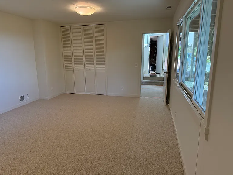 2 Lone Tree Ave — Photo 14