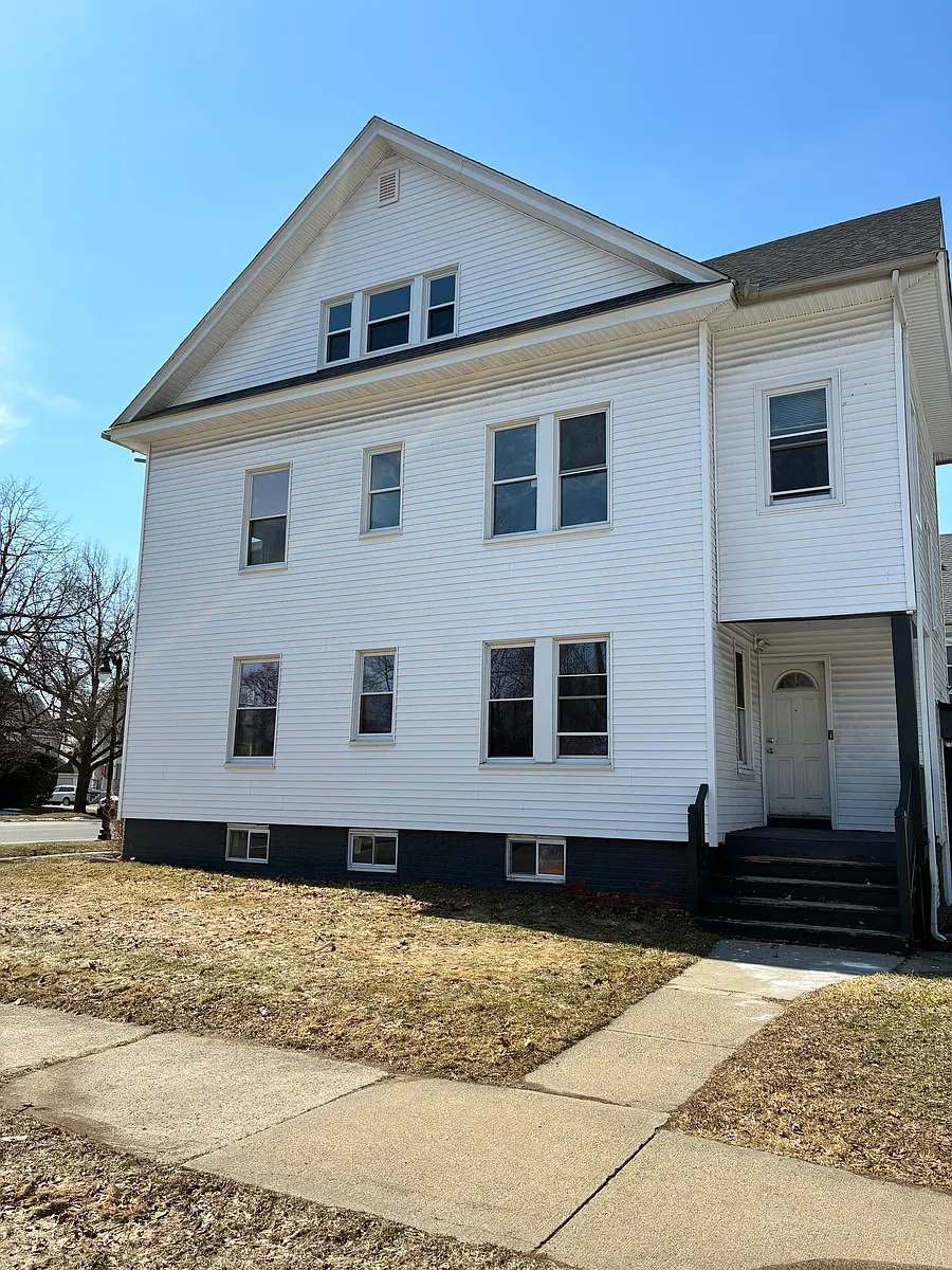 Building Photo - 658 Sumner Ave #3