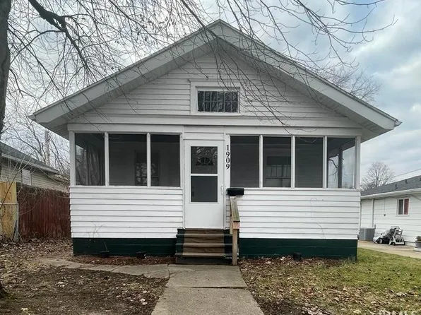 1909 S Brookfield St, South Bend, IN 46613