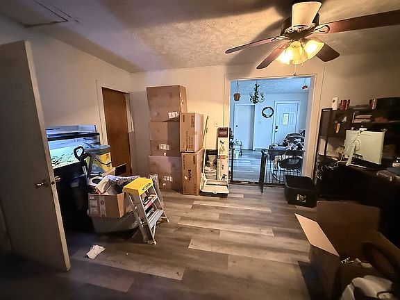 5th image of 542 N Tremont St