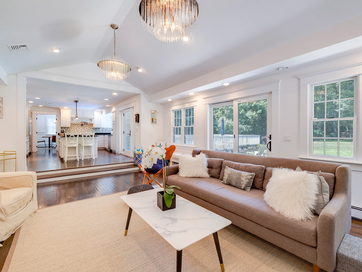 Secluded 4 Bedroom in Southampton with Heated Pool — Photo 4